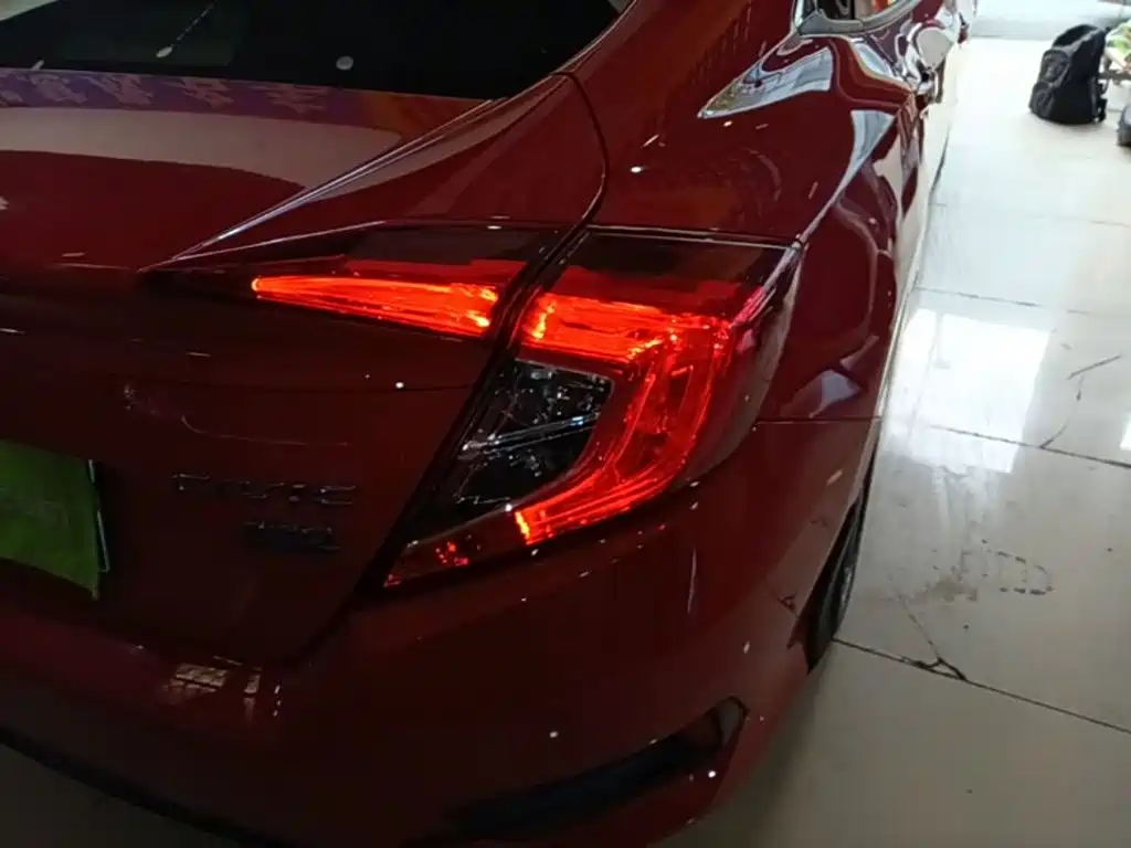 Honda Civic — миниатюра 8