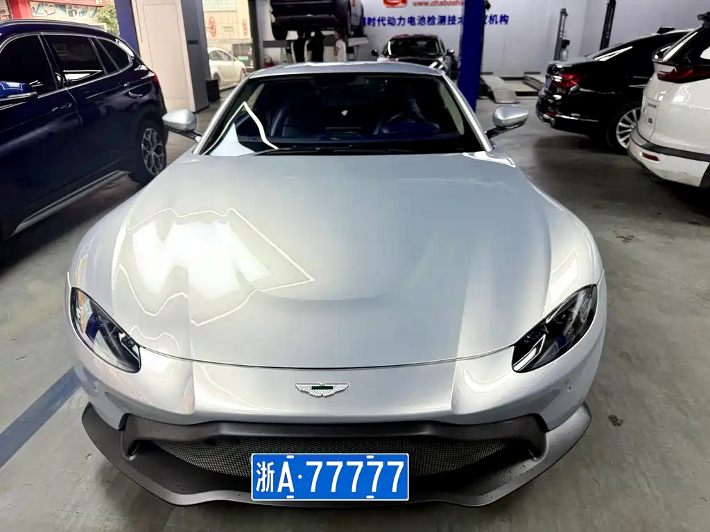 Aston Martin V8 Vantage 4.0T V8 Coupe, фото 2