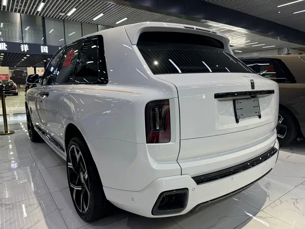 Rolls-Royce Cullinan 2026 Black Badge
