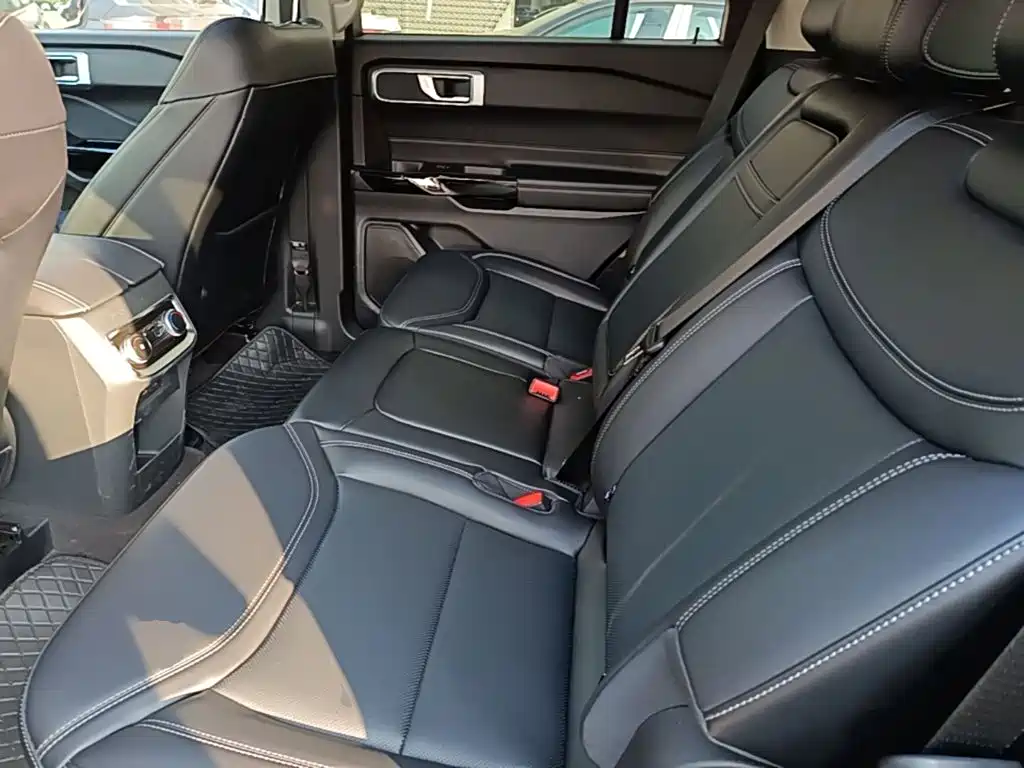 Ford Explorer — миниатюра 17