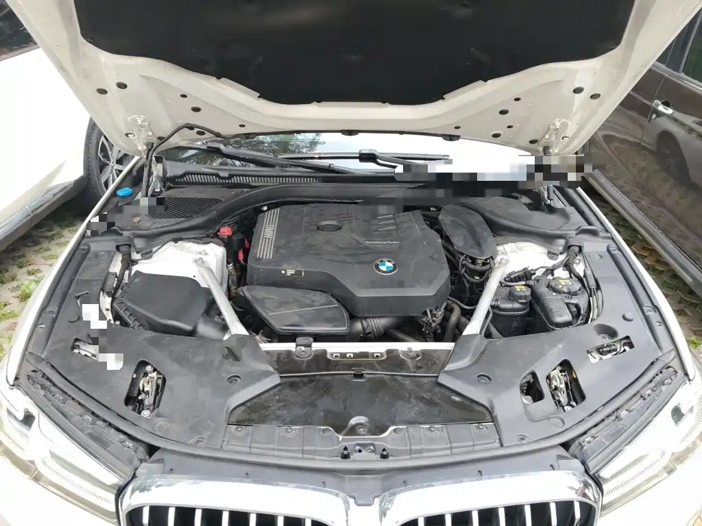 BMW 5 Series — миниатюра 11