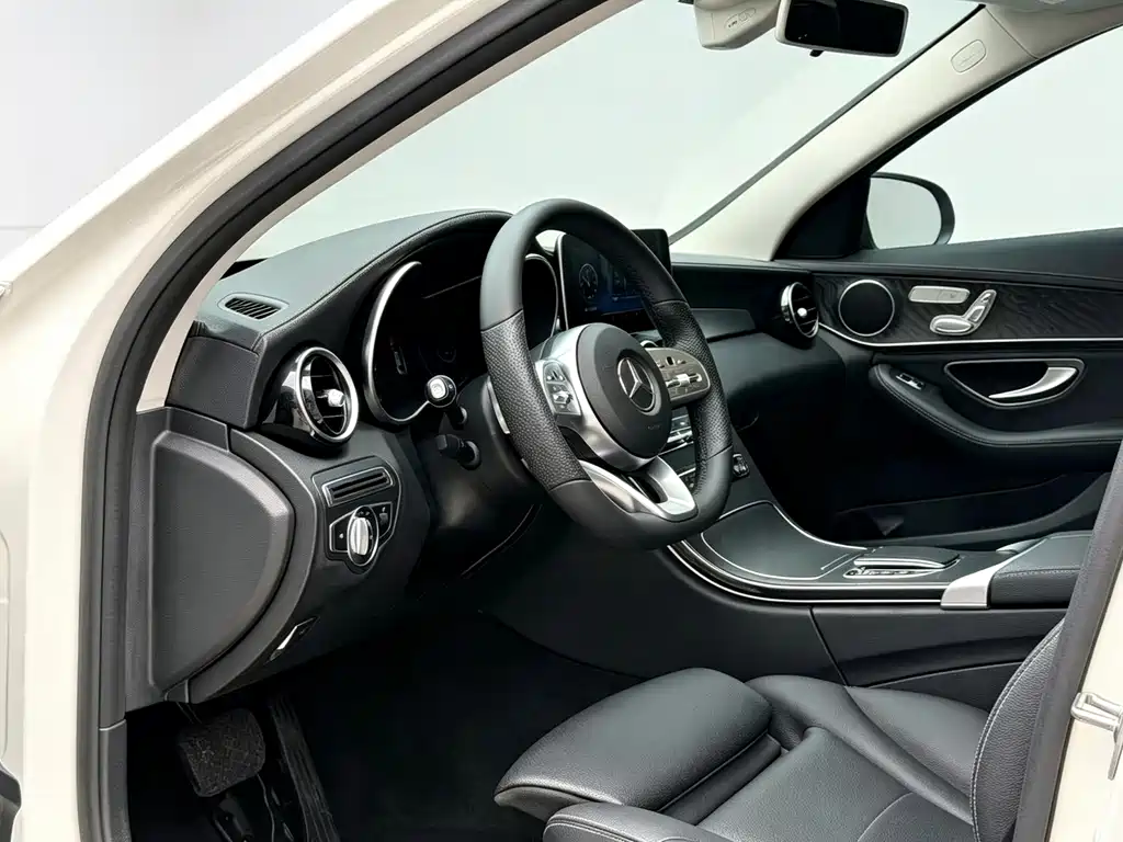 Mercedes-Benz C-Class — миниатюра 4