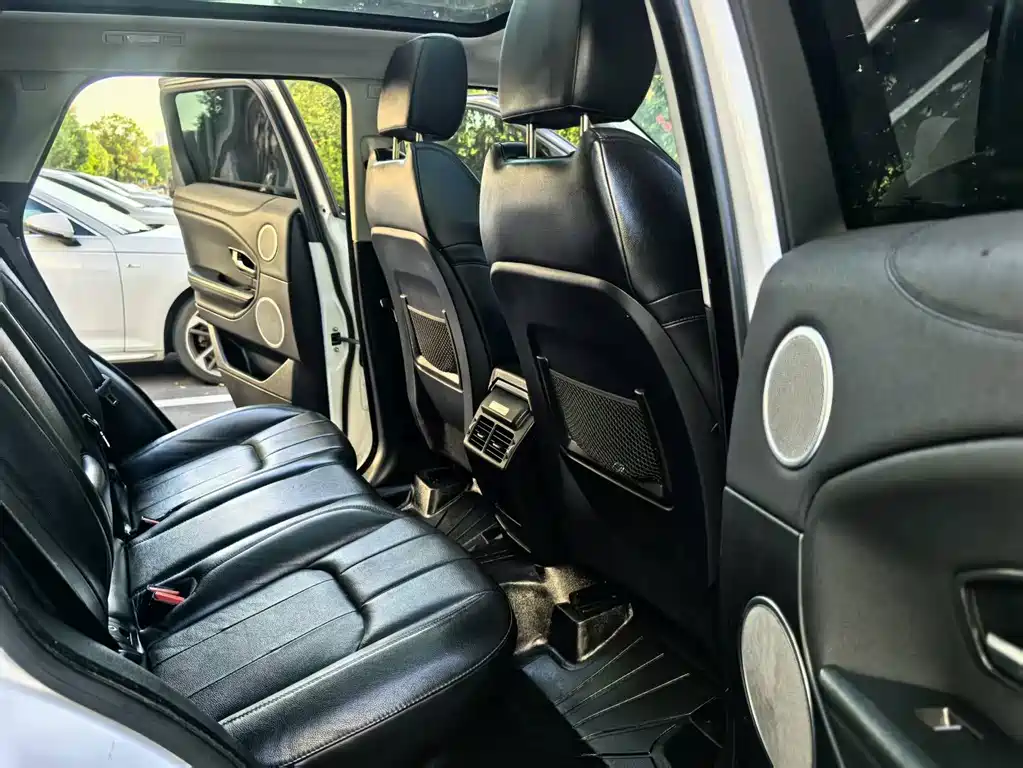 Land Rover Evoque — миниатюра 9