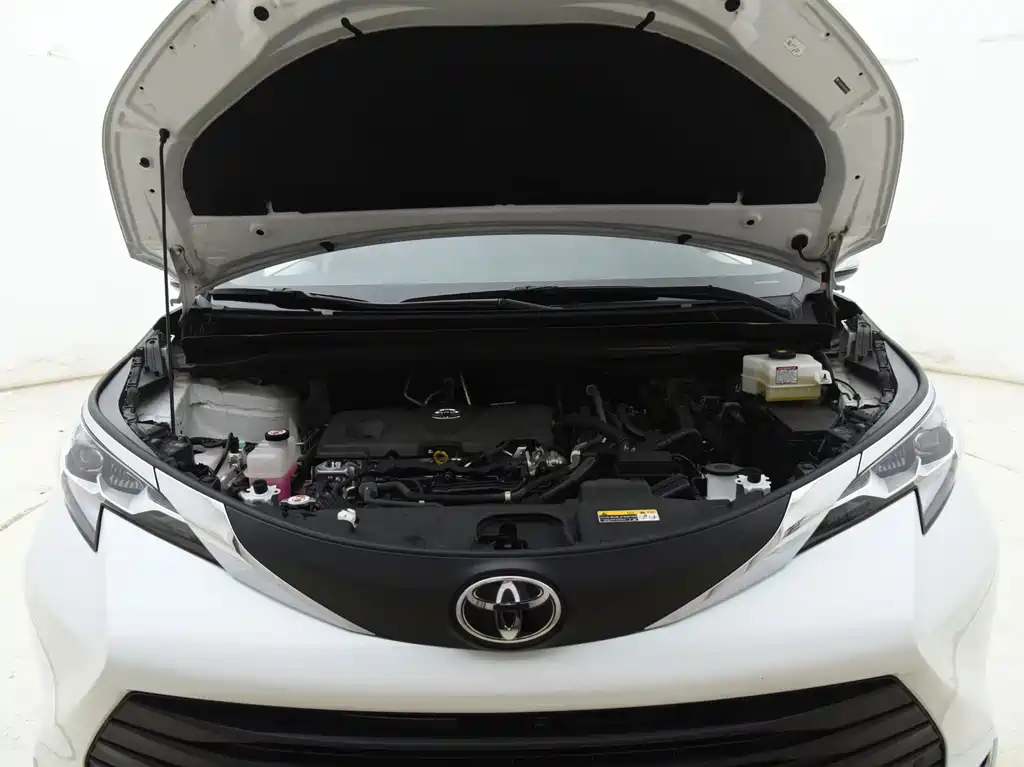Toyota Sienna — миниатюра 14