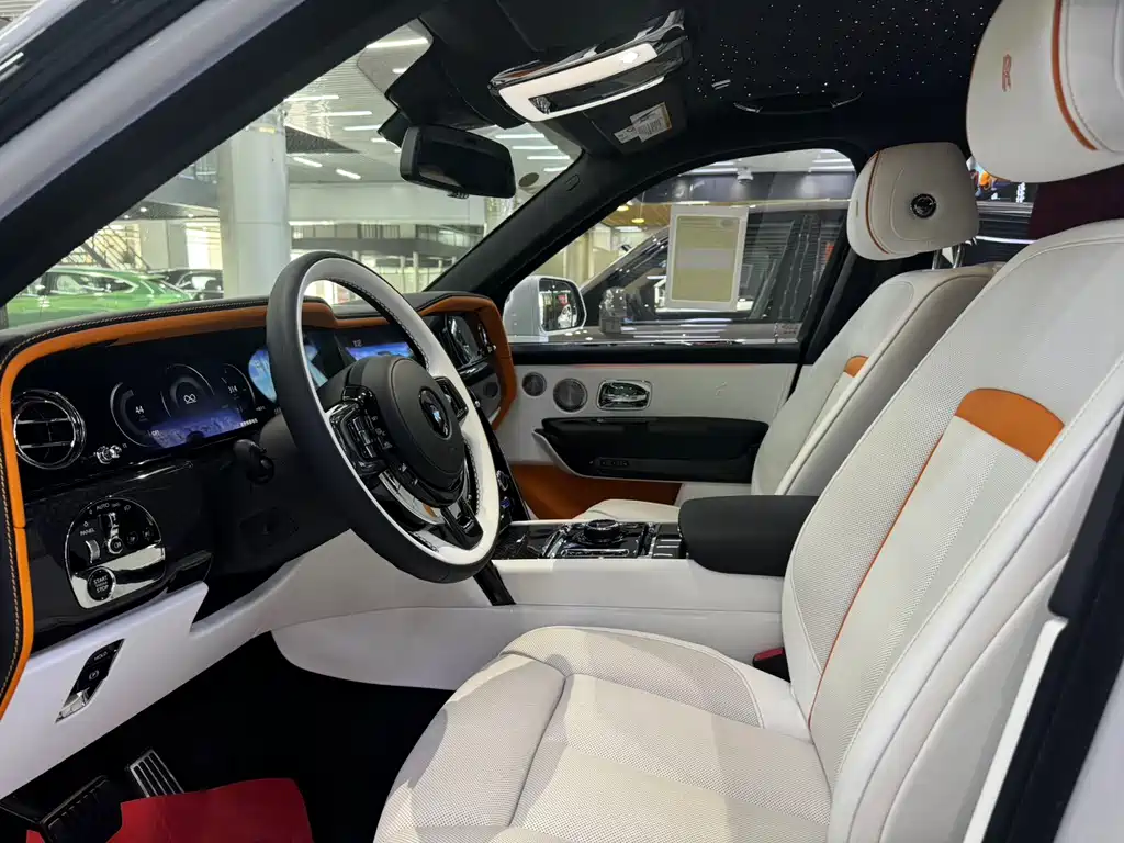 Rolls-Royce Cullinan 2026 Black Badge