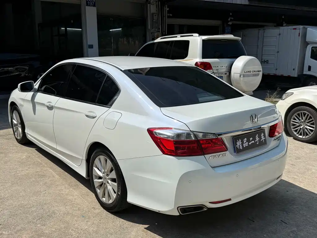 Honda Accord — миниатюра 17