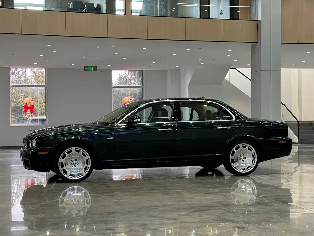 Jaguar XJ — миниатюра 7