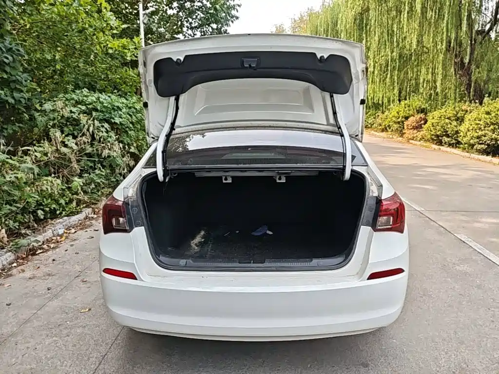 Buick Excelle — миниатюра 19