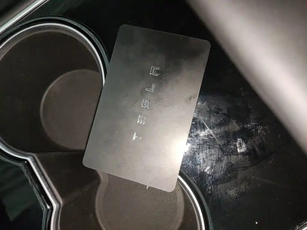 Tesla Model 3 — миниатюра 9