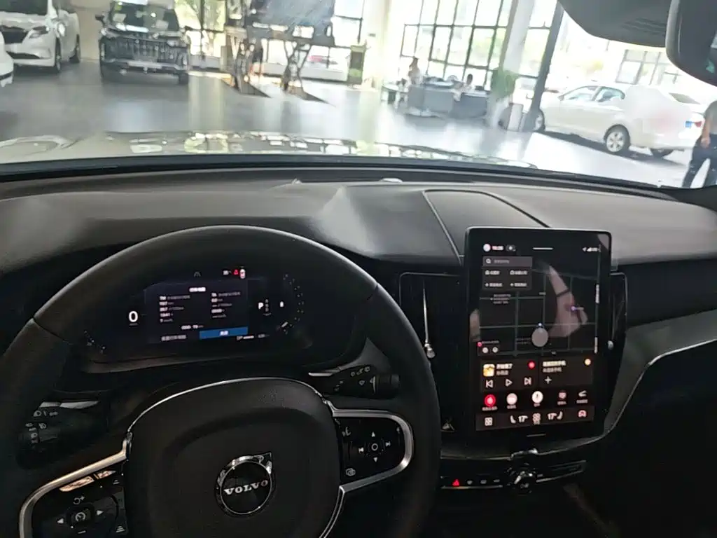Volvo XC60 — миниатюра 10