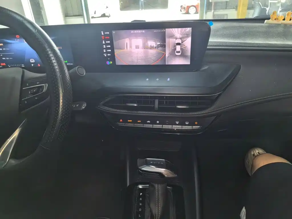 Buick Verano — миниатюра 10