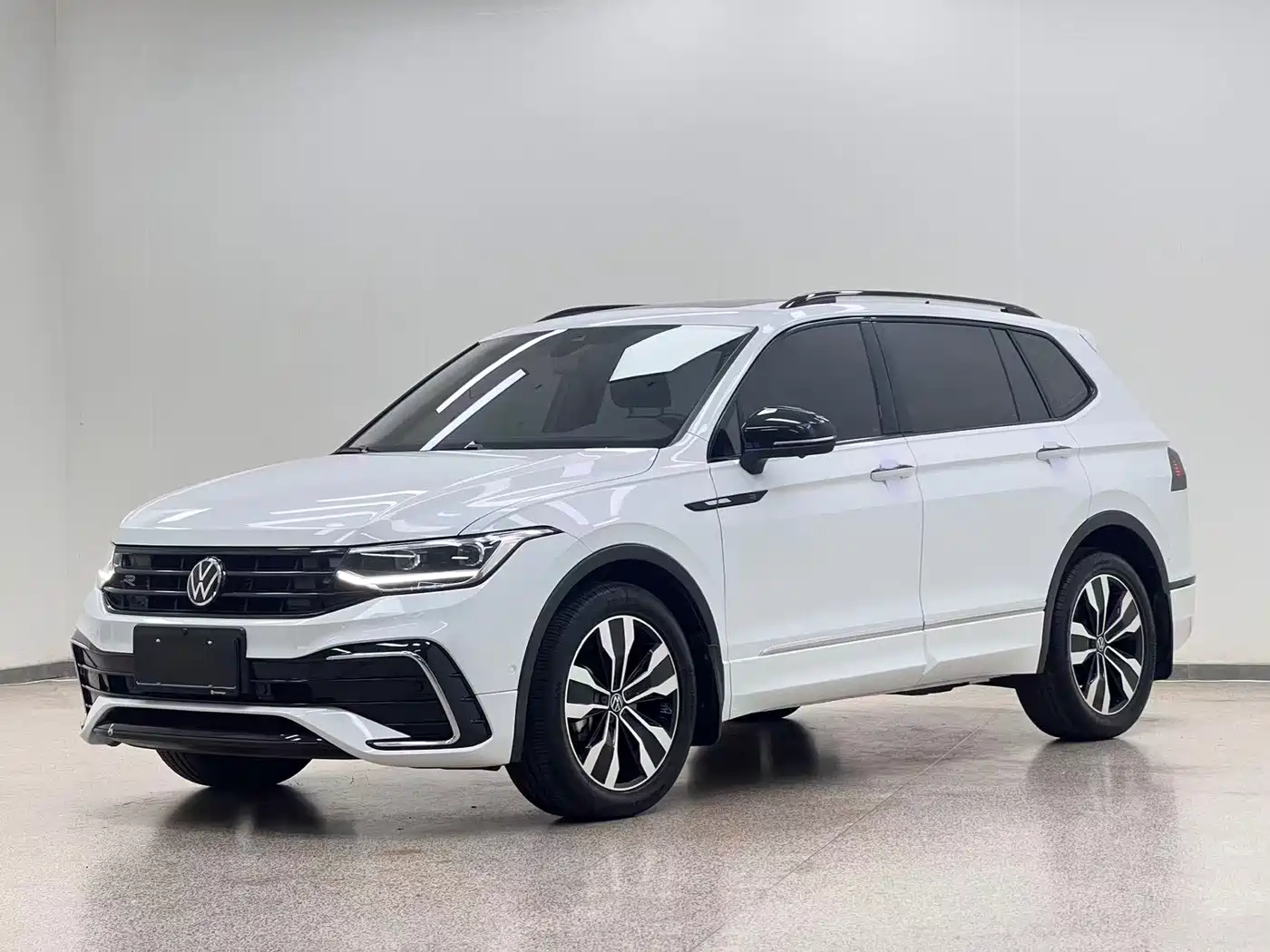途观L 2023款 330TSI 自动两驱R-Line越享版 2023