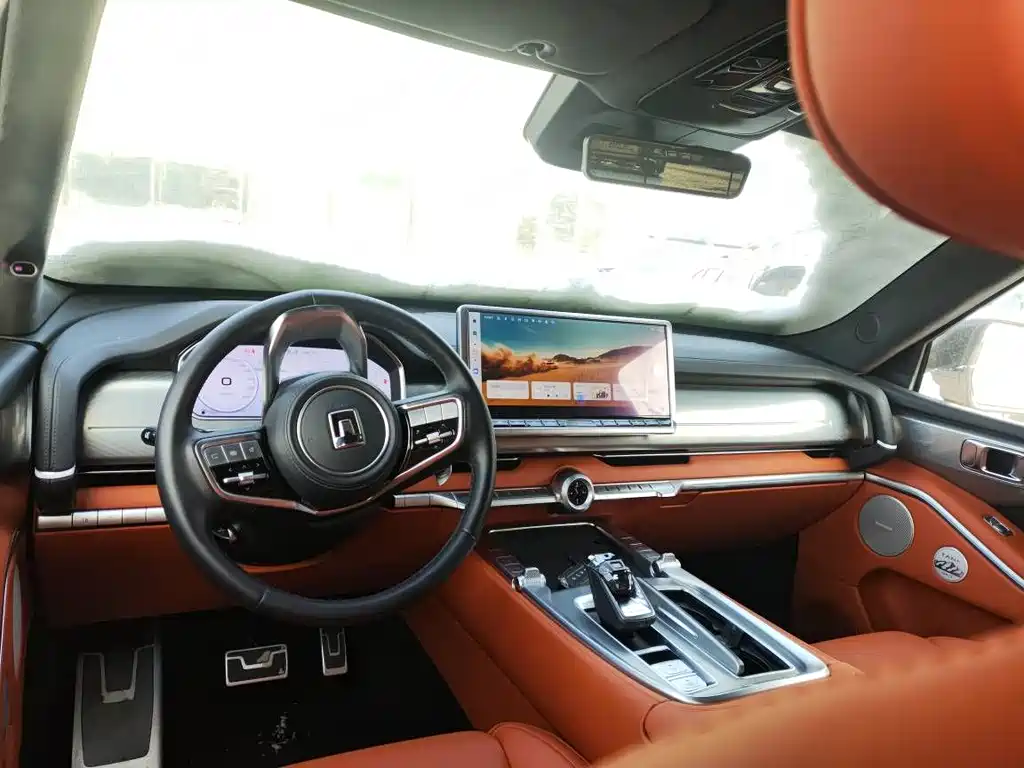 TANK TANK 700 NEW ENERGY