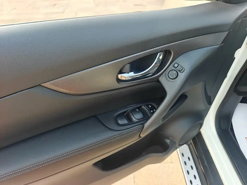 Nissan X-Trail — миниатюра 10
