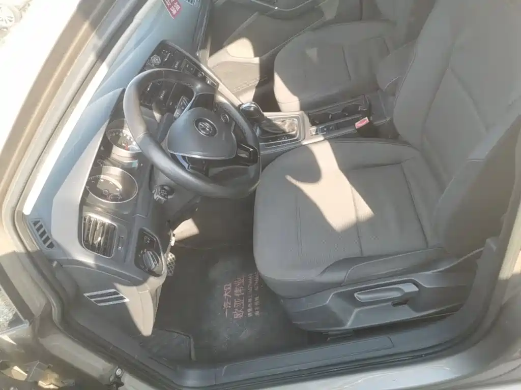 Volkswagen Golf — миниатюра 15