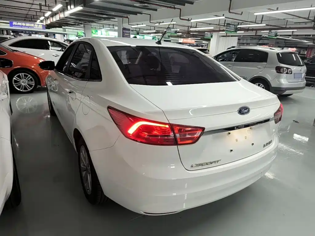 Ford Escort — миниатюра 5