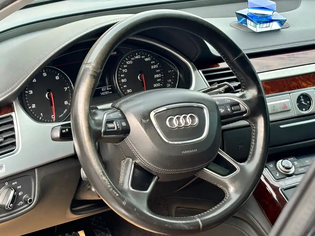 Audi A8 — миниатюра 9