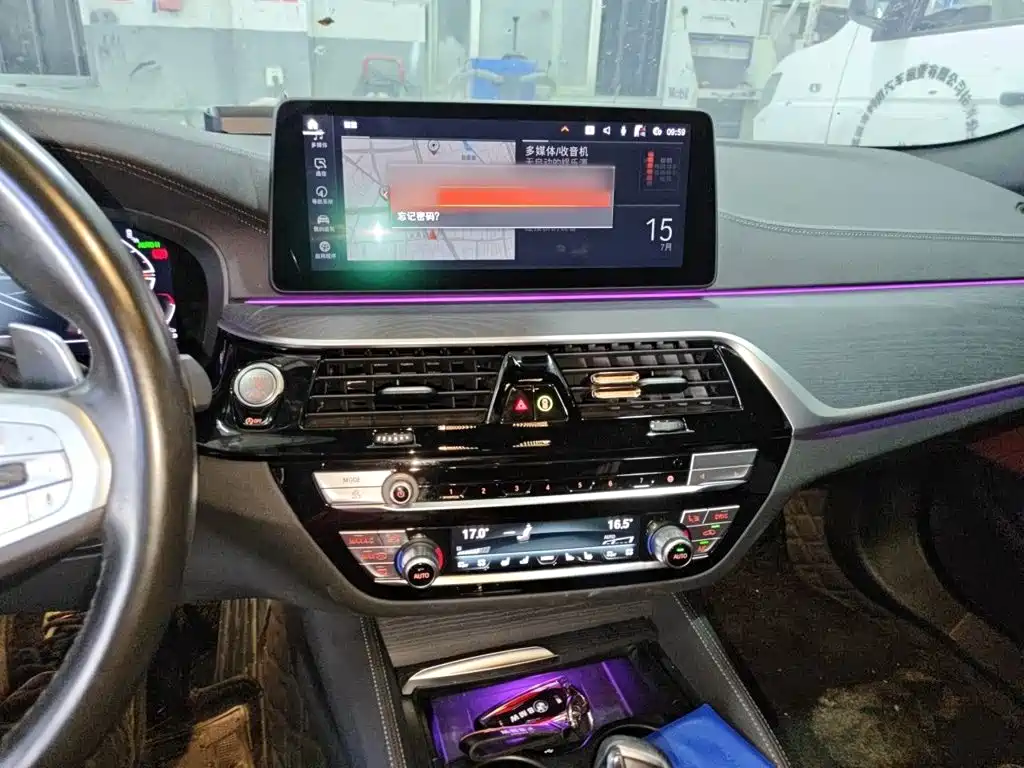BMW 5 Series — миниатюра 6