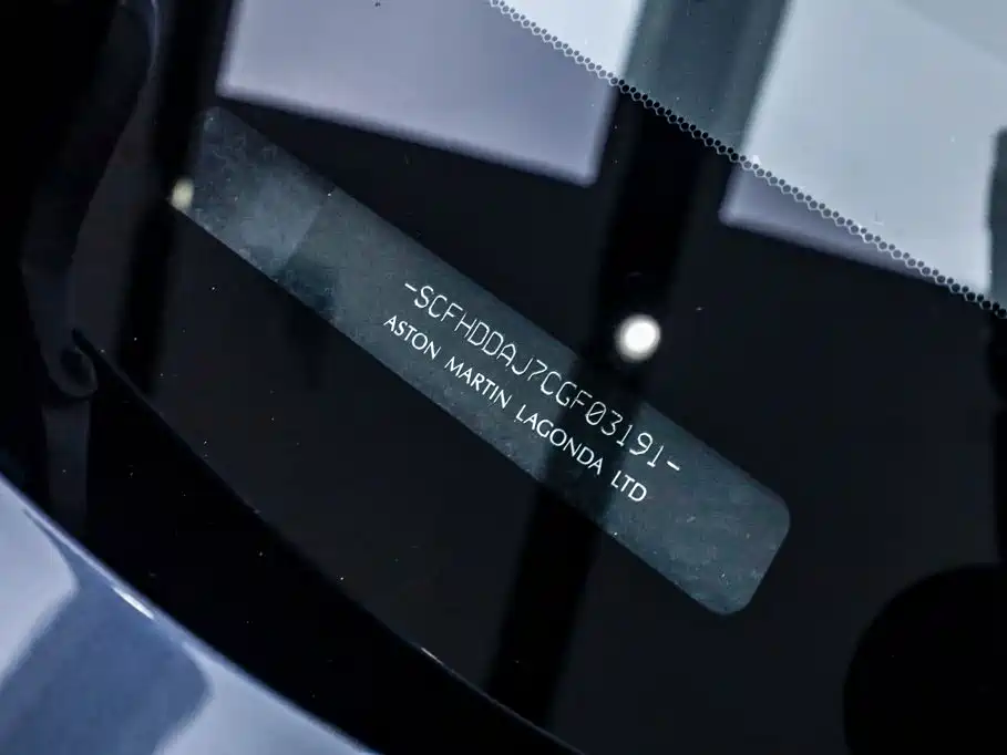 Aston Martin Rapide — миниатюра 17