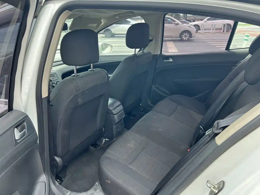 Peugeot 308 — миниатюра 8