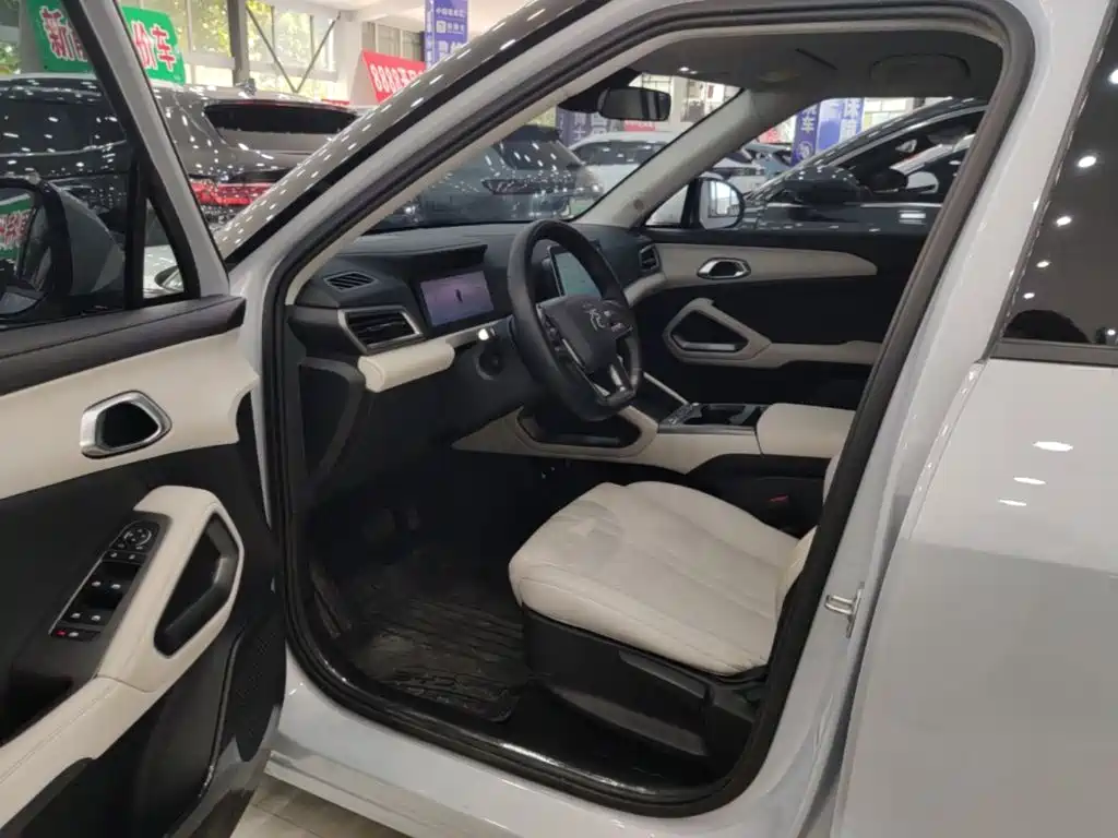 BYD Yuan UP — миниатюра 16