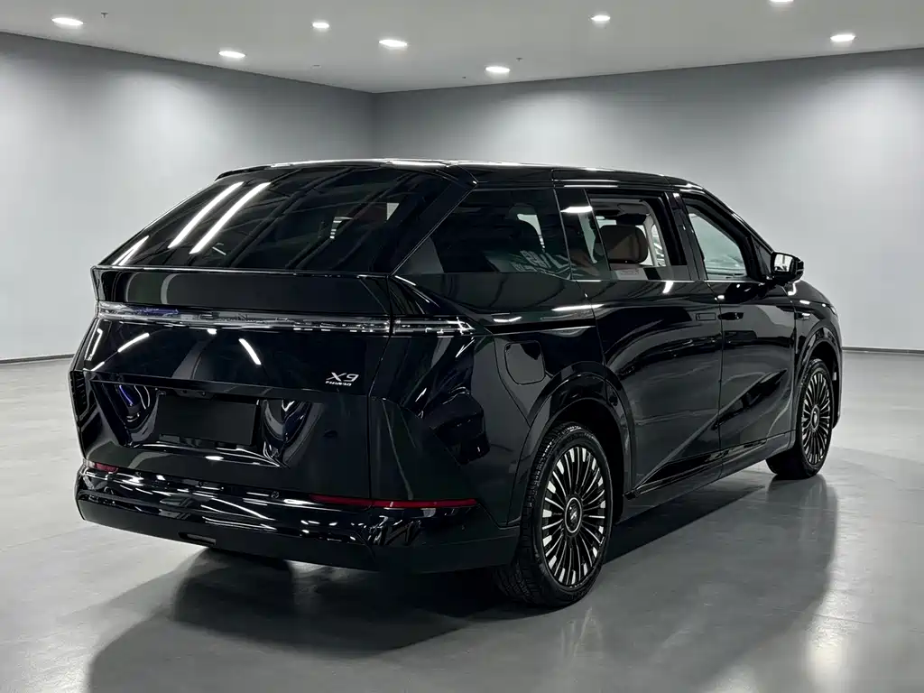 XPeng X9 — миниатюра 8
