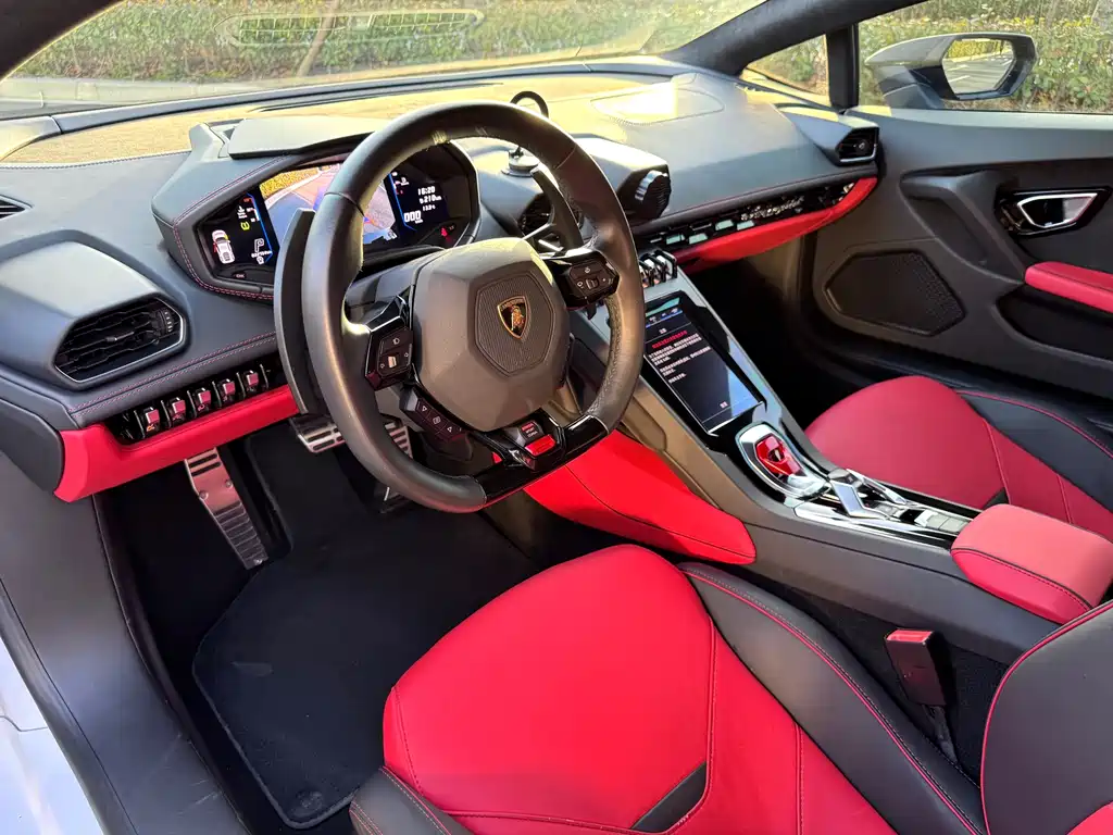 LAMBORGHINI HURACÁN