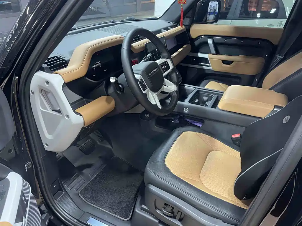 Land Rover Defender — миниатюра 2