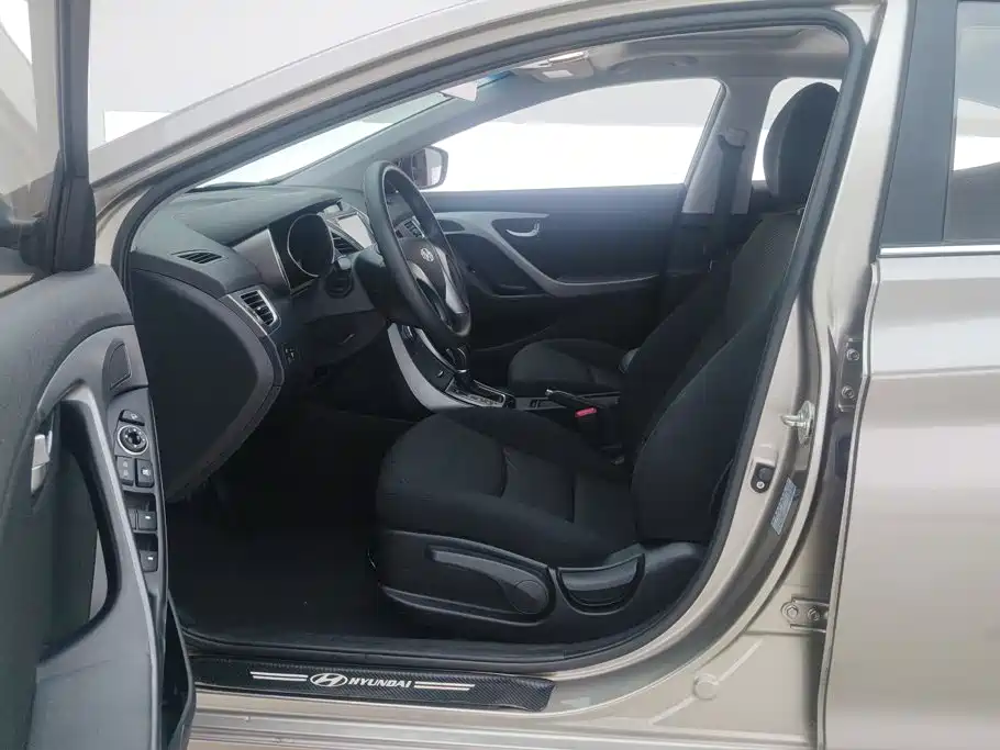 Hyundai Elantra Langdong — миниатюра 9