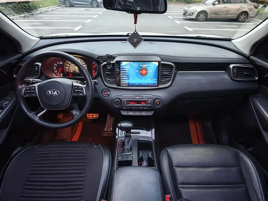 Kia Sorento 2018 L 2.0T 2WD Luxury 5 мест