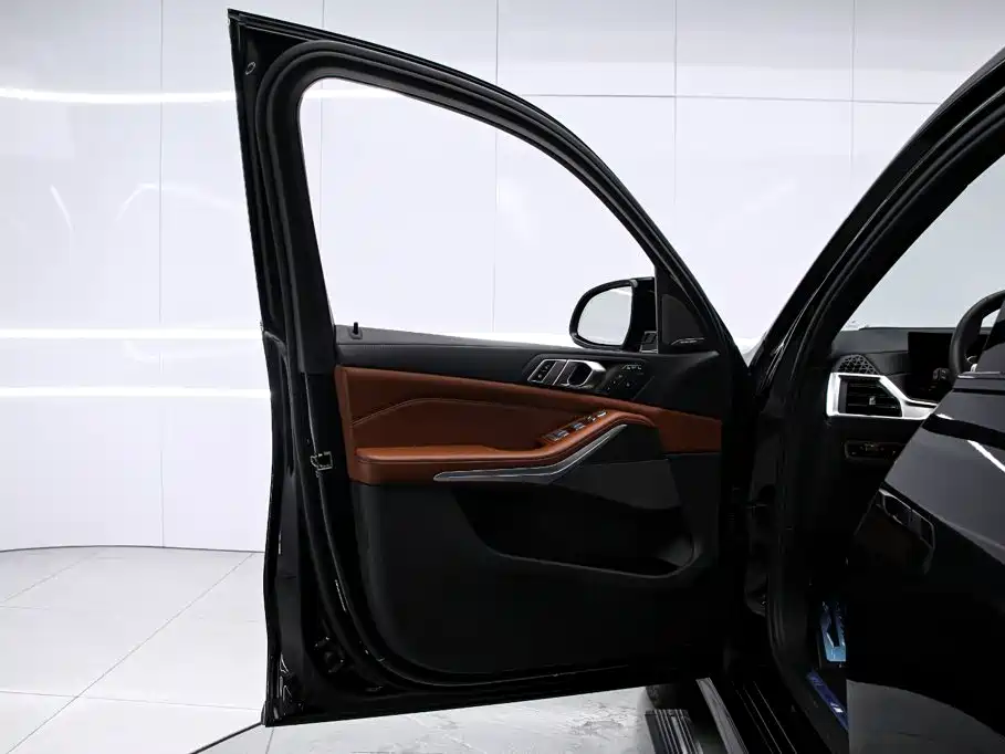 BMW X7 — миниатюра 13