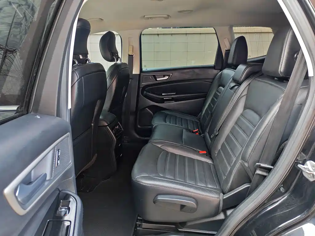 Ford Edge — миниатюра 6