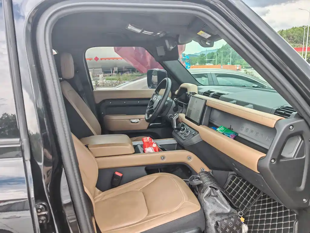 Land Rover Defender — миниатюра 3