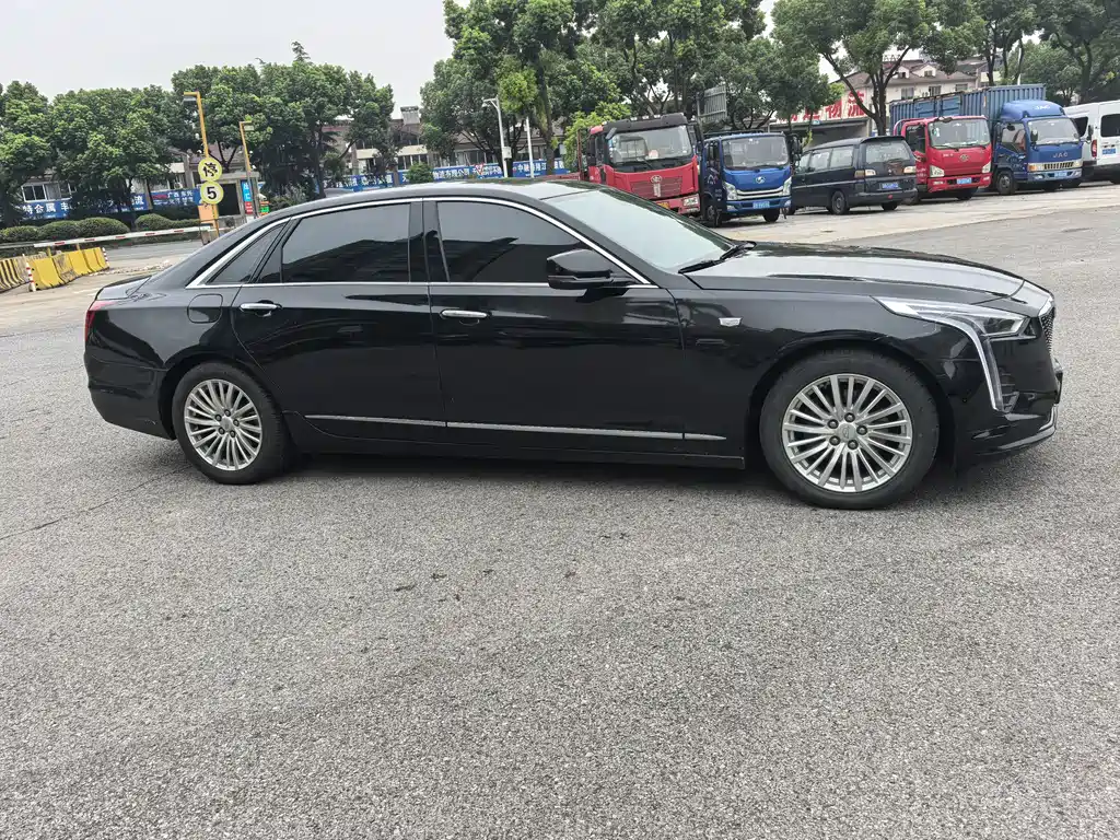 CADILLAC CT6