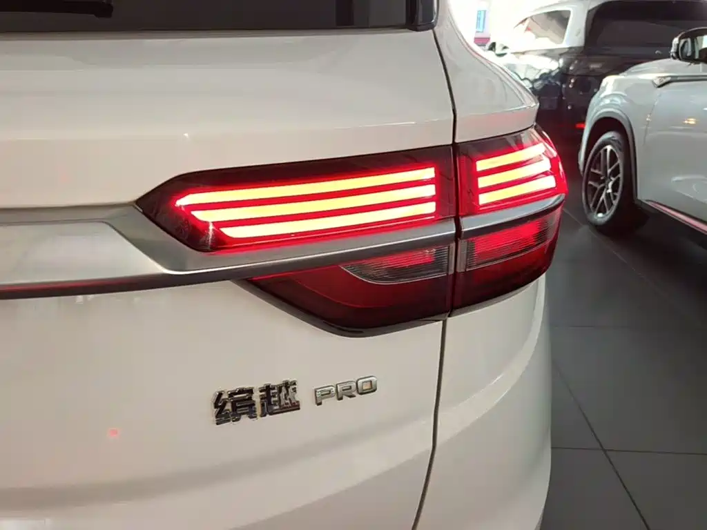 Geely Binyue — миниатюра 8