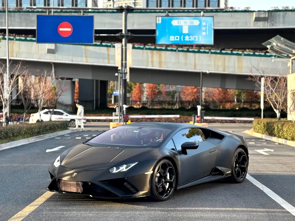 LAMBORGHINI HURACÁN