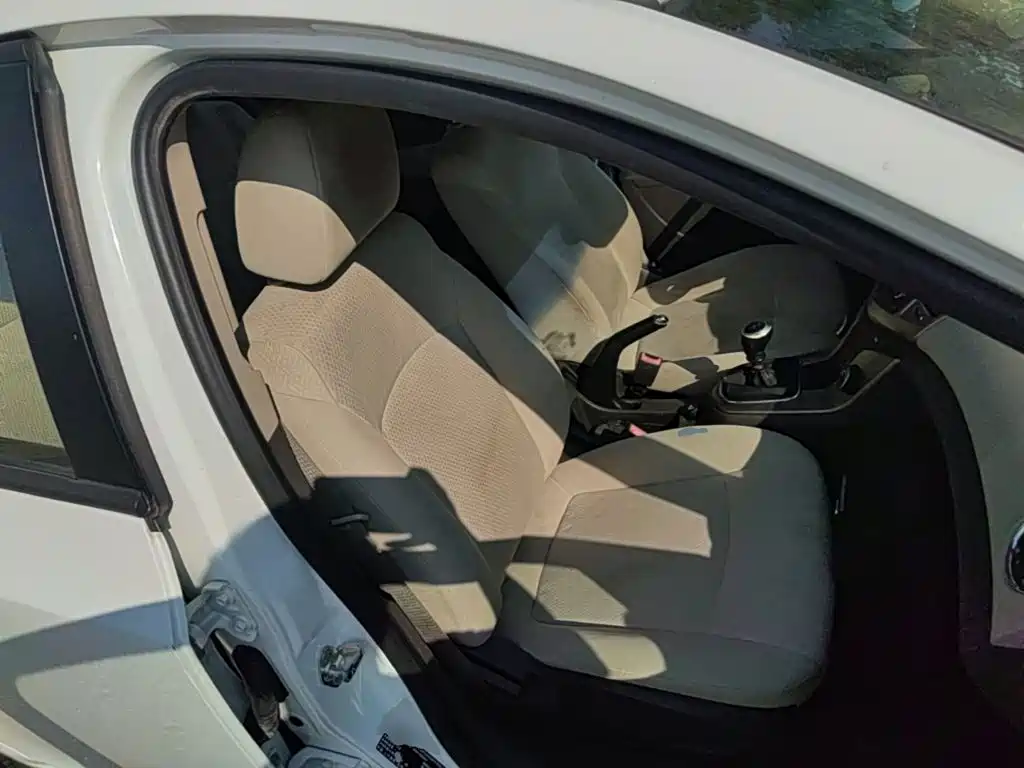 Chevrolet Cruze — миниатюра 23
