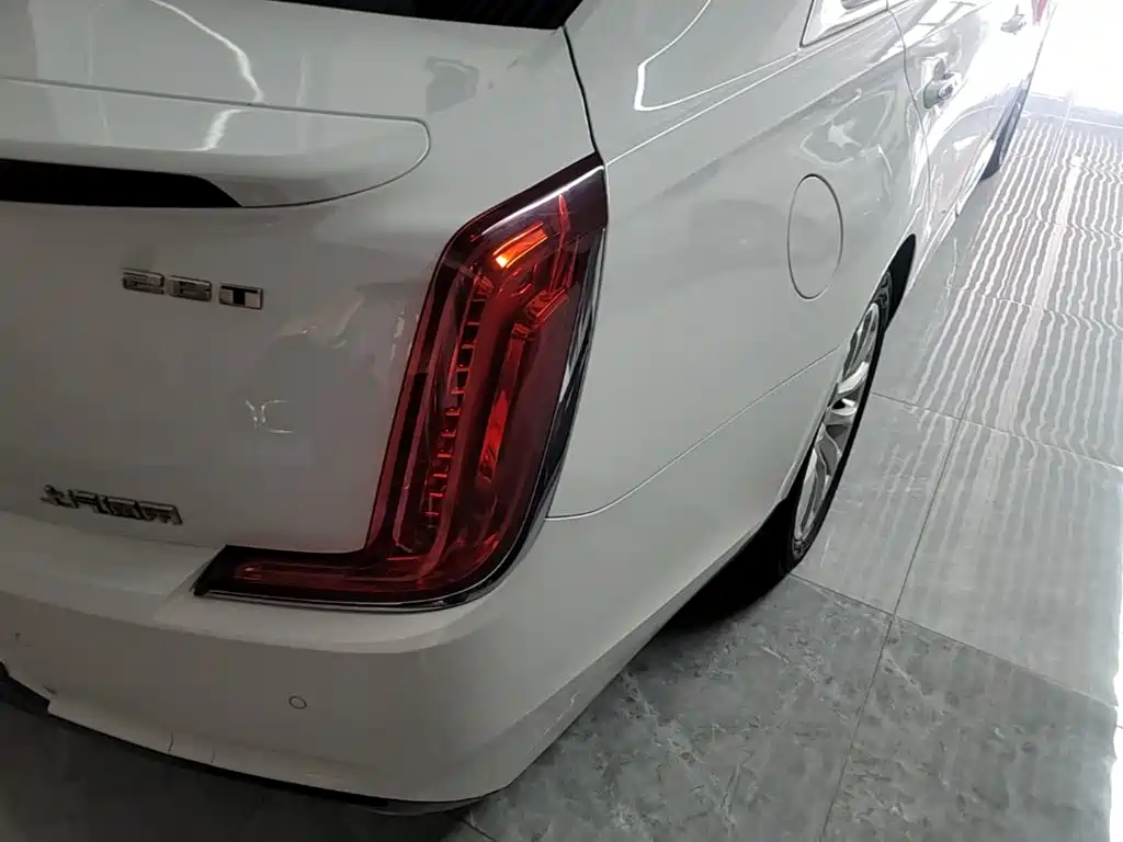 Cadillac XTS — миниатюра 8