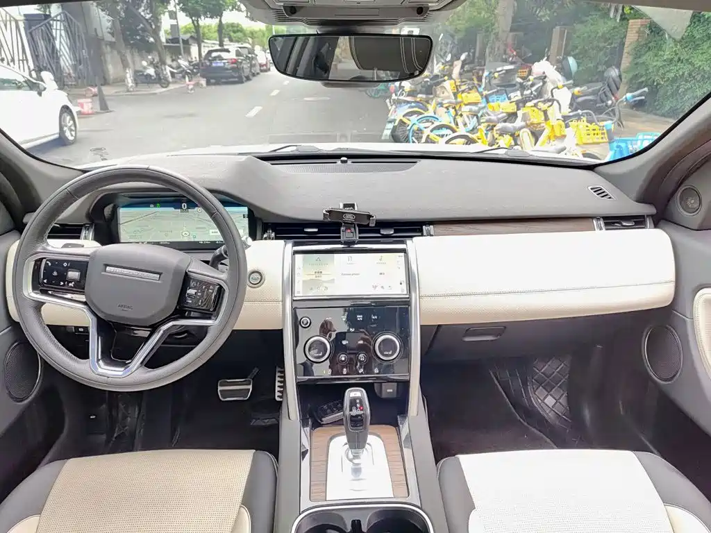 Land Rover Discovery Sport 2022 — фото 10