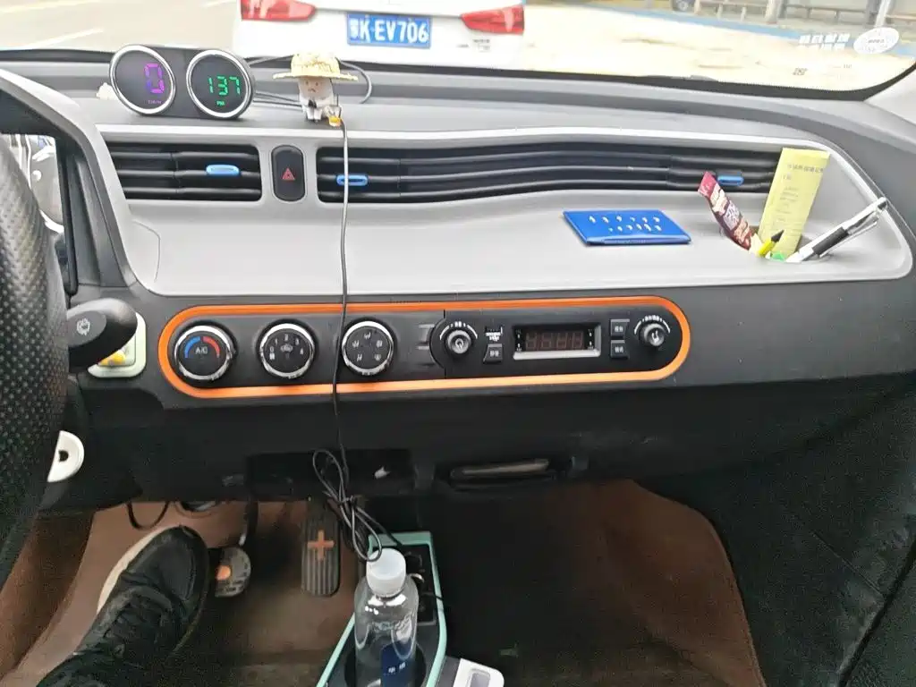 Wuling MINIEV — миниатюра 6