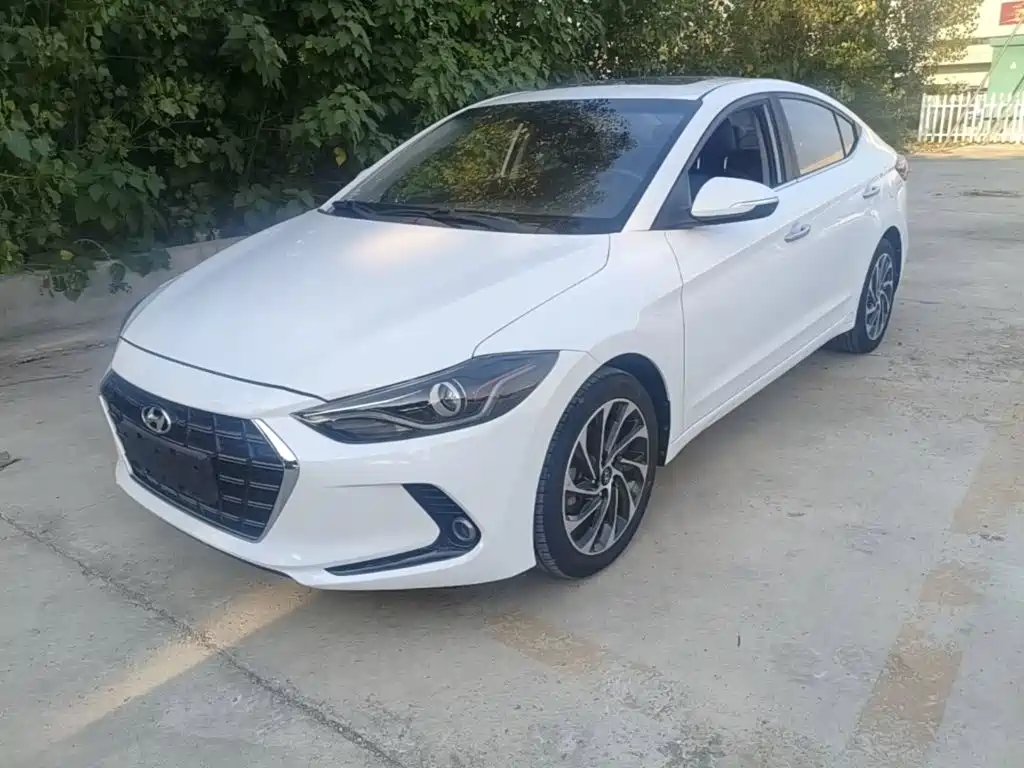 Hyundai Elantra — миниатюра 2