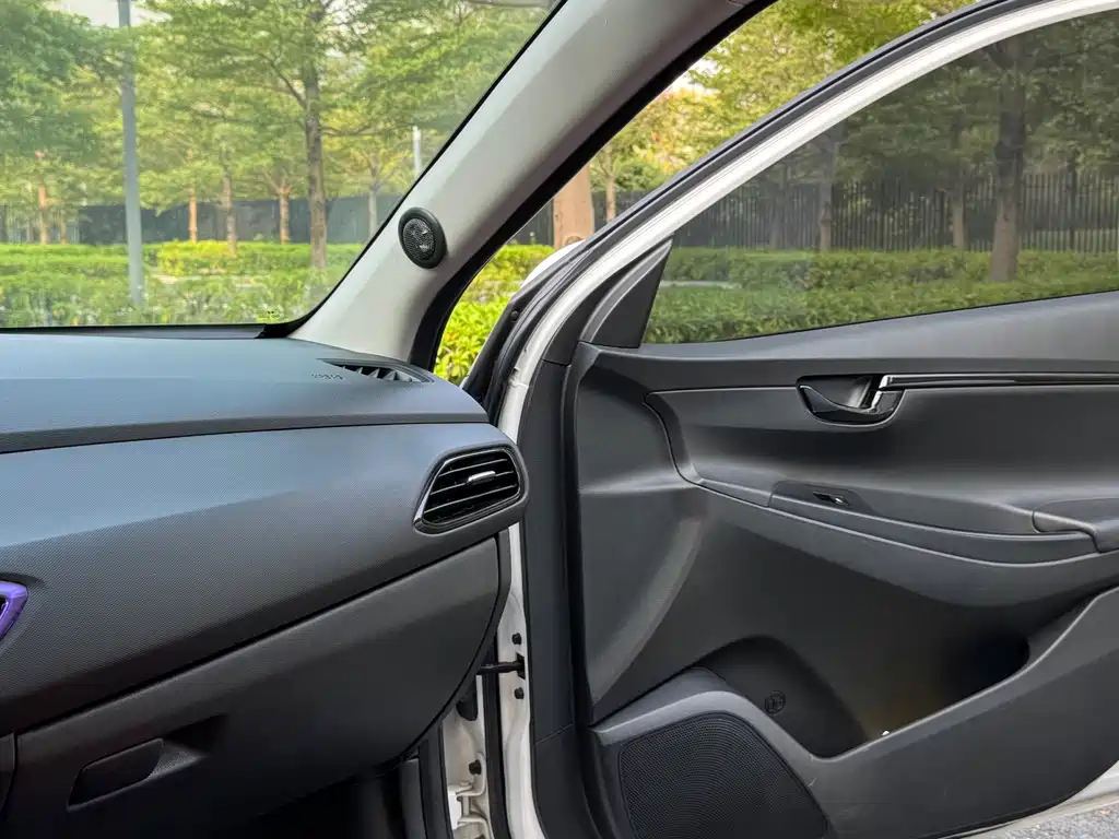 Hyundai Elantra — миниатюра 5