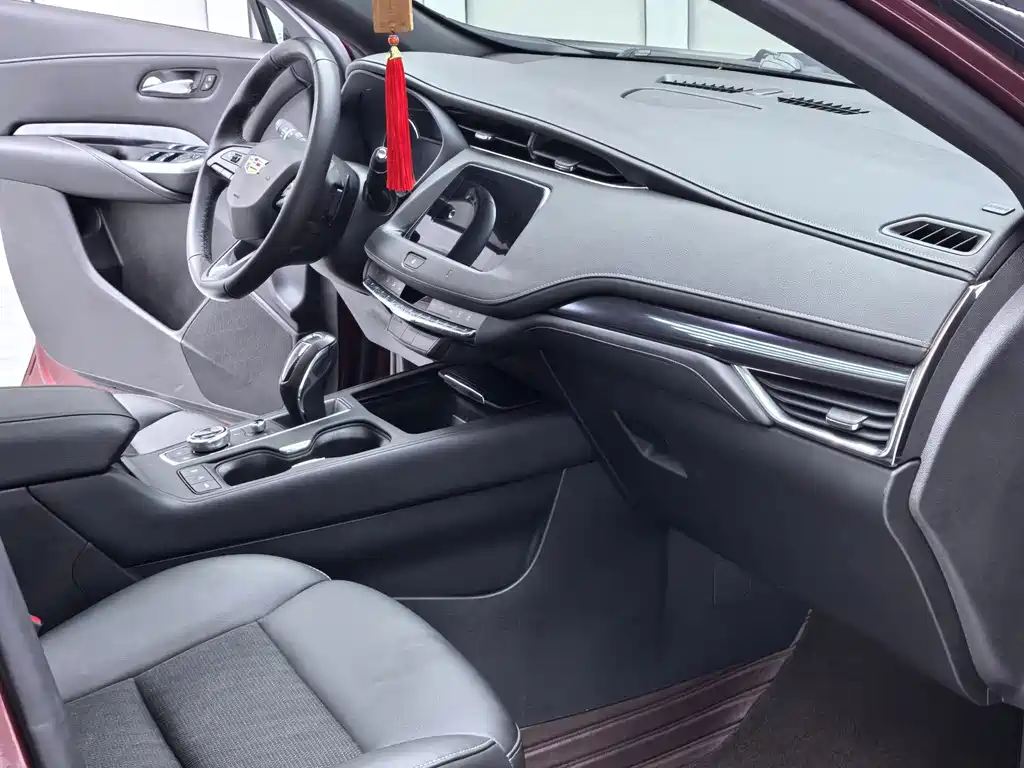 Cadillac XT4 — миниатюра 10