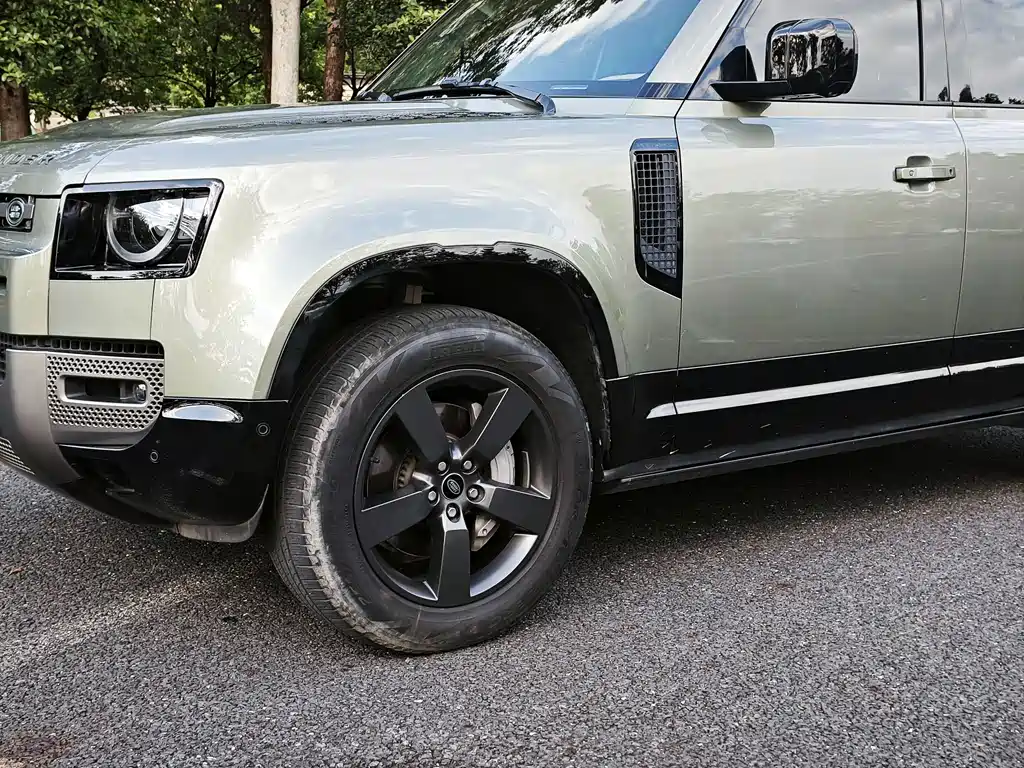 Land Rover Defender — миниатюра 5