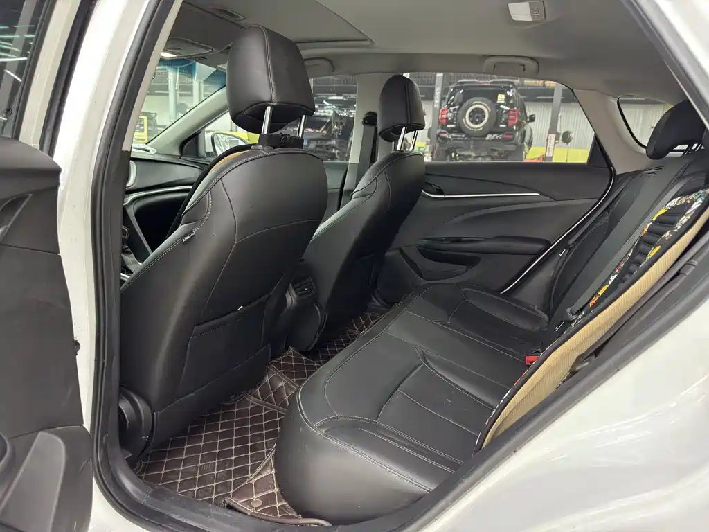 Buick Excelle — миниатюра 11