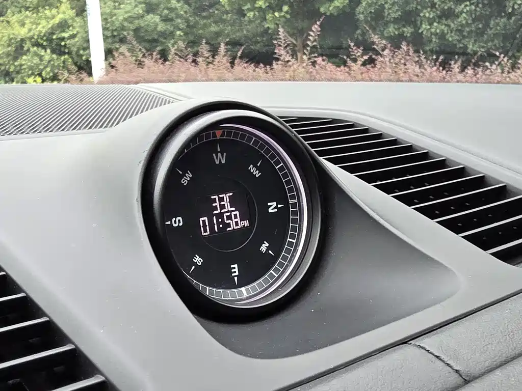 Porsche Cayenne — миниатюра 15