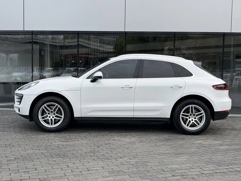 Porsche Macan — миниатюра 12