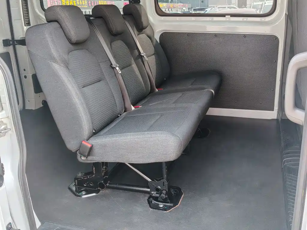 Ford Transit — миниатюра 6