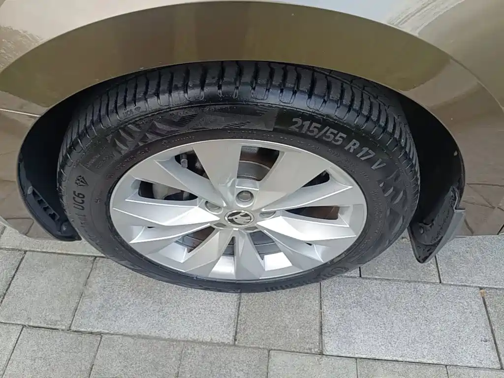 Skoda Superb — миниатюра 23
