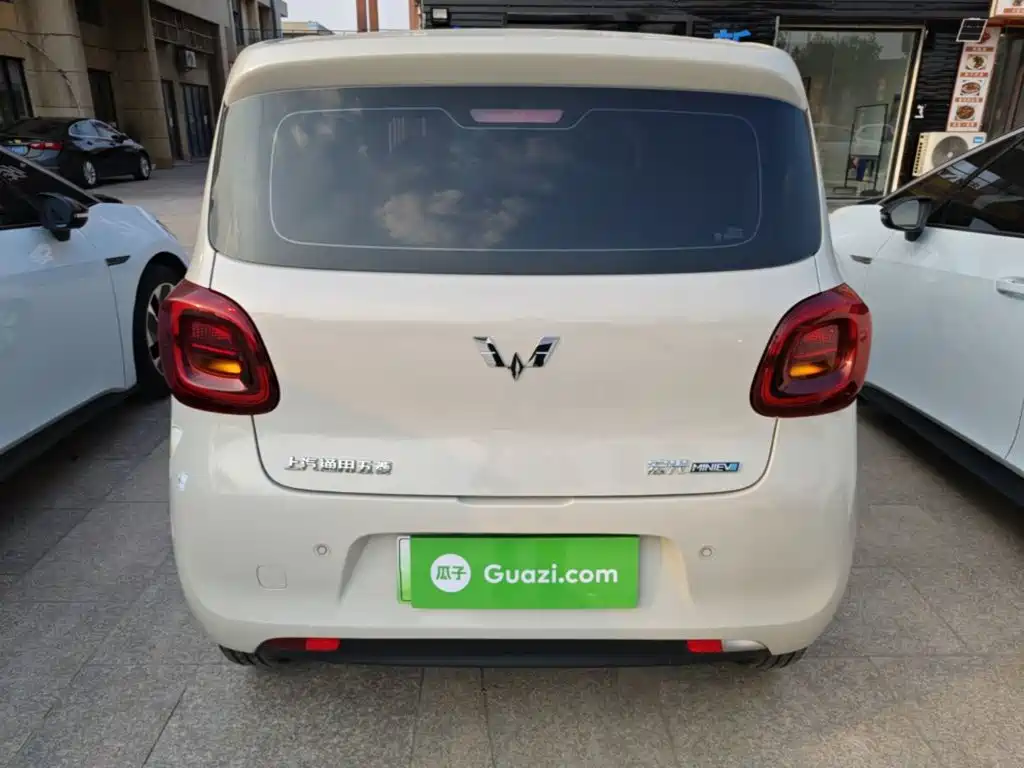 Wuling MINIEV — миниатюра 6